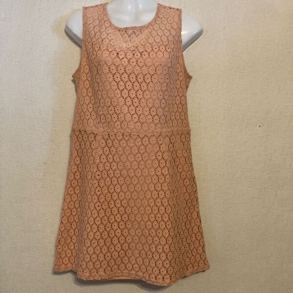 ☆美品☆FOREVER21☆総レースワンピース☆ノースリーブ☆オフオレンジ☆裏地付き透け感は襟元のみ☆サイズM☆