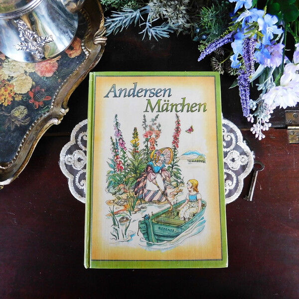 +..。*゜+ 珍しいアンデルセンの童話のヴィンテージ本 ドイツ 可愛い洋書 おとぎ話 ヴィンテージ本 洋書 イラスト豊富