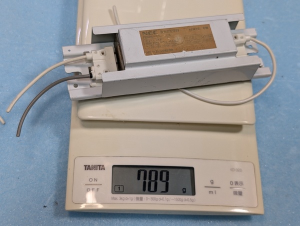 【送料無料】トランス 40W 46.6W 蛍光灯 安定器 E種 NEC 100V 50Hz 0.62A 46.6W FBA05-41L-J26 正常点灯の器具から取り外し品