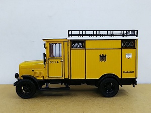 ■Premium ClassiXXsプレミアムクラシックス 1/43 Bergmann Kastenwagen,Deutsche Post ドイツポスト モデルミニカー