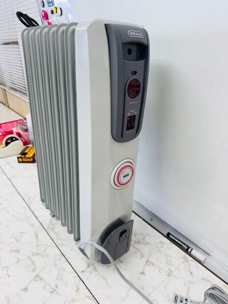 デロンギ コンパクト オイルヒーター 電気 ストーブ ヒーター 暖房 電化製品
