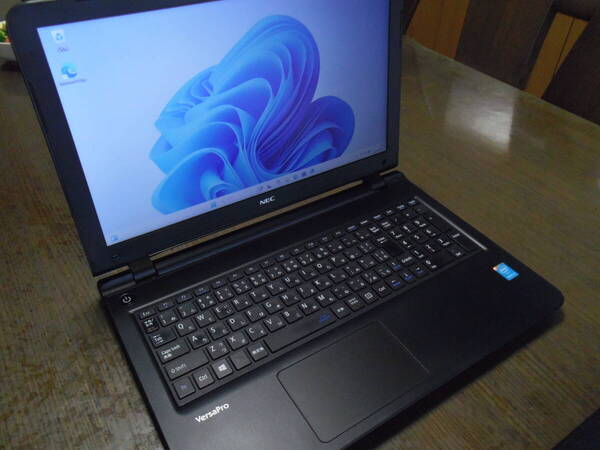 すぐ使えるカメラ内蔵ノートPC+最新Windows11Pro(24H2)/ NEC VersaPro VJ20LF-S i3/16GB増設/500GB/DVDRW/15.6インチ/テンキー有 中古品