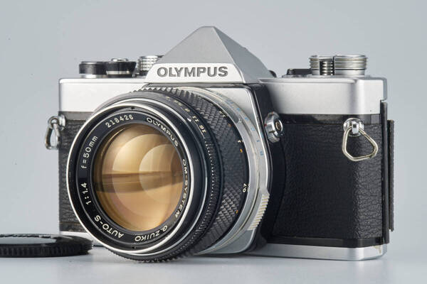 OLYMPUS OM-1フィルム一眼レフカメラ、G.ZUIKO AUTO-S f1.4 50mmマニュアルフォーカスレンズ #A4