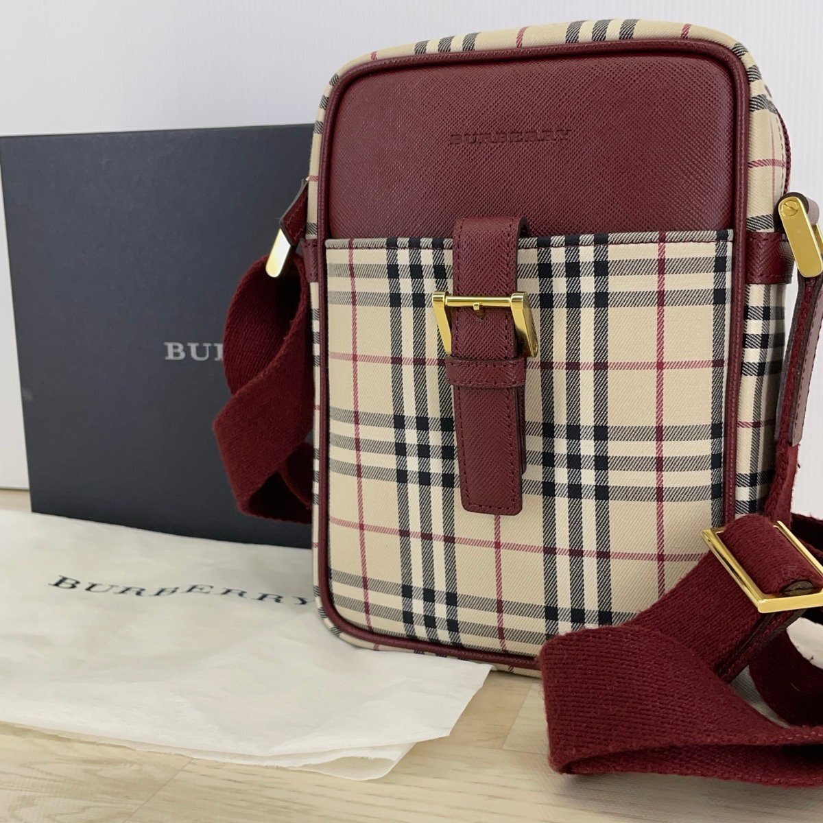 BURBERRY バーバリー ショルダーバッグ ノバチェック ロゴ 斜め