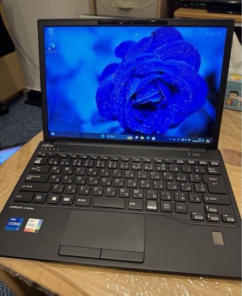 美品 富士通 LIFEBOOK U9313 / intel Core i7 1355U / メモリ 16gb / SSD 512gb