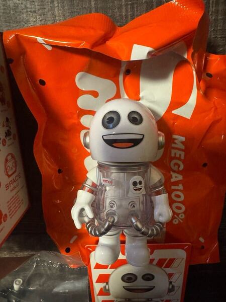 popmart MEGA space molly 100% series ポップマート モリー emoji シリーズ THE GHOST IS HERE