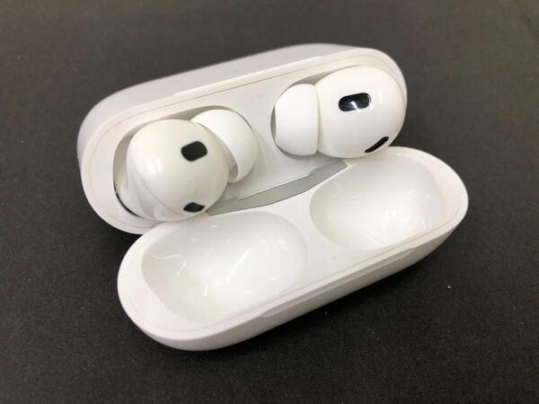 D)AirPods Pro (第2世代) MagSafe充電 MTJV3J/A