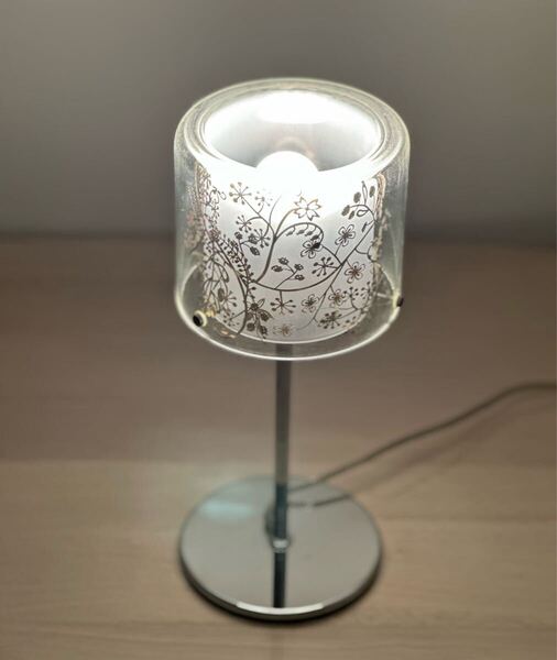 インターフォルム☆テーブルランプ テーブルライト 間接照明 ボタニカル 北欧 草花 蝶 金属モチーフ インテリア 照明 デスクライト