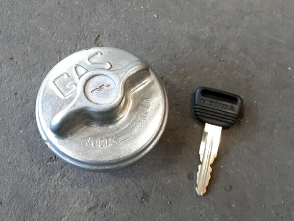 HA3 HA4 アクティ トラック フューエルキャップ 交換歴有り 美品 鍵付き 燃料タンク 蓋 ホンダ 17670-SJ6-023