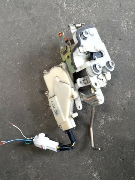 L600S ムーヴ 右フロント ドアロック ソレノイド アクチュエーター ダイハツ 69301-87208-000 85450-87205-000