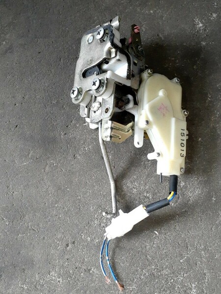 L600S ムーヴ 左フロント ドアロック ソレノイド アクチュエーター ダイハツ 69302-87208-000 85460-87208-000