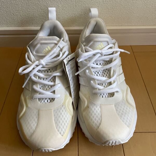 送料込み 新品 adidas アディダス スニーカー 運動靴 25cm 白ホワイト FV8515 ランニングシューズ 通学用に 送料無料
