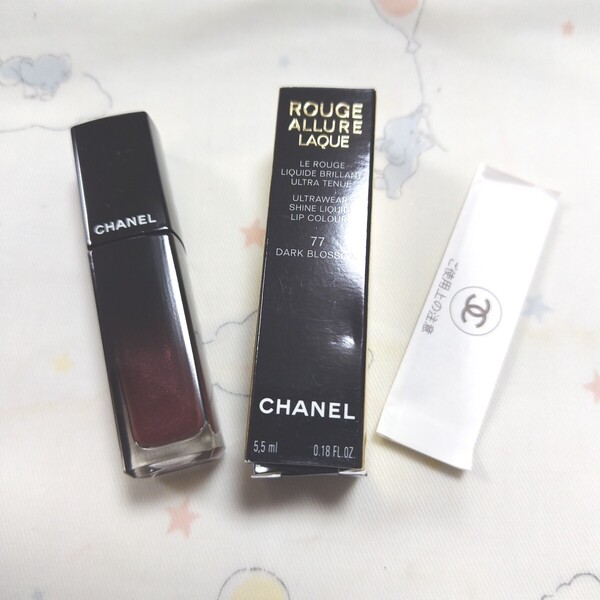 ★人気色★CHANEL シャネル ルージュ アリュール ラック 77 ダーク ブロッサム リップ 口紅 リップカラー レッド