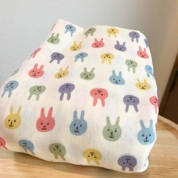 カラフルうさぎ柄ウサギ柄ダブルガーゼWガーゼ生地カットクロスはぎれ布★兎フェイス