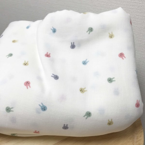 ミニミニ♪カラフルうさぎ柄★ウサギ★ダブルガーゼ★カットクロス生地50cはぎれ布