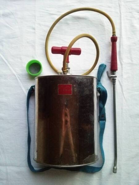 ★噴霧器★二重金噴霧器製作所 Nijukin Sprayer★二重金式噴霧器★手動式 蓄圧式 肩掛式 容量4L 22cm×35.5cm×11cm ホース90cm★送料無料