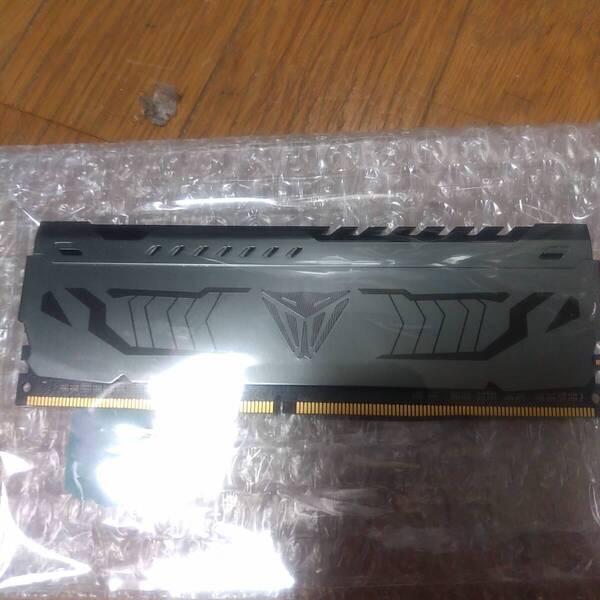 【送料無料】Patriot Viper Steel DDR4 32GB 1枚 アルミニウム製ヒートシンク デスクトップ用メモリ