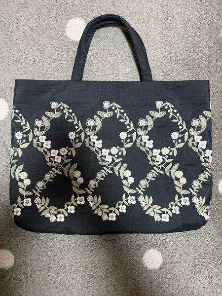 ミナペルホネン mina perhonen フラワークラウン flower crown トートバッグ レッスントート