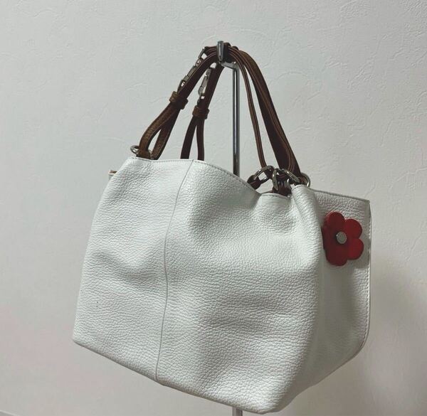 美品 白レザー ハンドバッグ トートバッグ レザーバッグ お花モチーフ 手提げ 鞄 ホワイト 上質 上品 7430FH