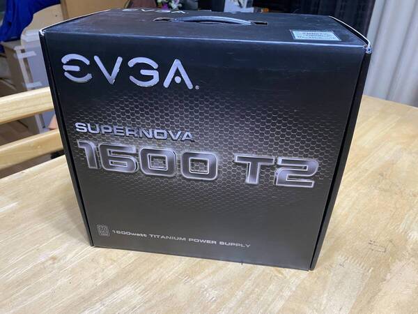 【新品開封済み】TITANIUM EVGA Supernova 1600 T2 1600WATT 80 Plus チタニウム 220-T2-1600-X2 (80 Plus チタン)