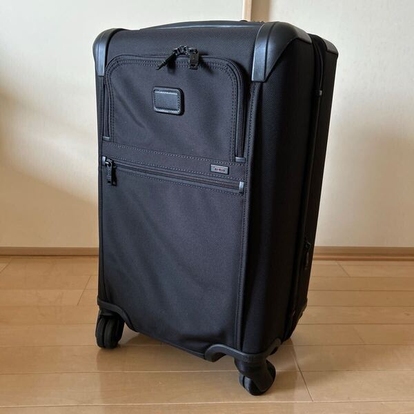 TUMI Alpha 2 インターナショナエキスバンダブル4ホイールキャリーオン