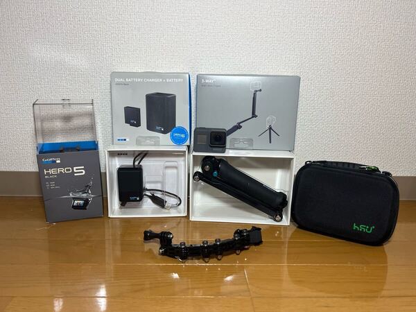 バイク撮影に最適!GoPro HERO5セット【純正3way・充電器・バッテリー2個・マウント一式・ケース・SD付き】