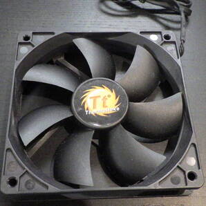 Thermaltake DCブラジレスファン ケースファン 120mm 3PIN TT-1225