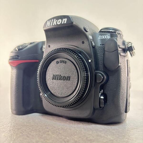 ■【極美品】ニコン Nikon D300S カメラ 付属品多数