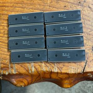 M47。電子部品IC HD6303YP (8個)。新品同様。未使用.