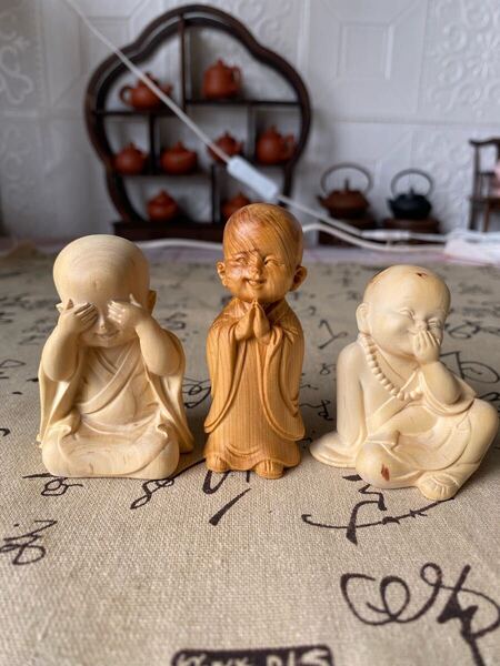 送料無料 仏教美術 高級柘植木彫り 天然木彫刻 静思 木彫り 可愛い小僧オブジェ 置物仏工芸品 仏像 3種セット 置物 仏壇