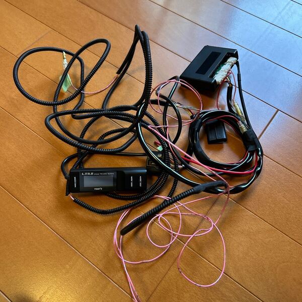 トムス電子スロットルコントローラー「L.T.SII」レクサスRCF