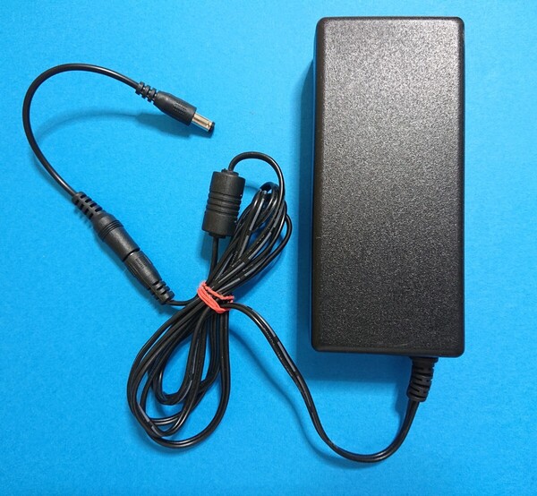 送無即 ACアダプタ DC18V2A(3.5A)センターマイナス 電源ケーブル別売(互換 代用 エンカウンタージャパン FJ-SW20261802000)管W黄