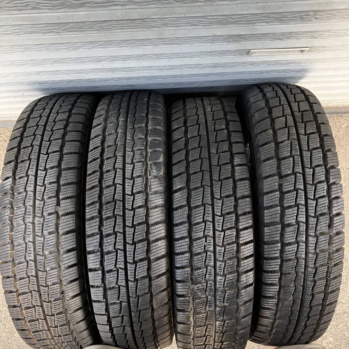 145/80R12 ハンコック 夏タイヤ 中古品 2017年製 溝それなり 乗用車タイプ アルミホイール 12インチ インセット 43 3.5J 145/80R12 ハンコック 夏タイヤ 中古品 2017年製 溝それなり 乗用車タイプ アルミホイール 12インチ インセット 43 3.5J