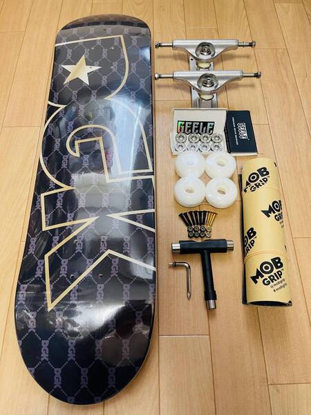 INDEPENDENTチタン合金製同等品トラック使用 DGK ディージーケー スケートボード スケボー 8.0*31.75 コンプリートセット 黒