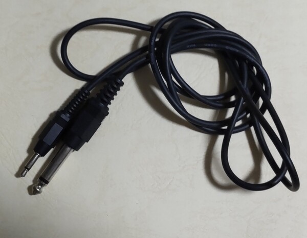 オーディオ変換ケーブル 3.5mm モノラルミニプラグ(オス) - 6.3mm モノラル標準プラグ(オス) 1.5m