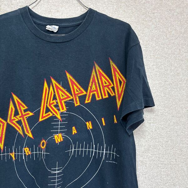 デフレパード Def Leppard 00's 2000年代 バンドTシャツ ロックT 半袖 PYROMANIA 炎のターゲット オフィシャル アメリカ古着 GILDAN M