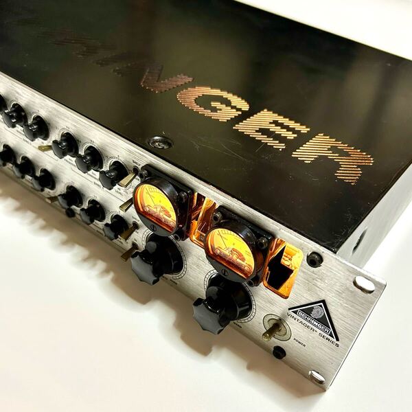 BEHRINGER ベリンガー T1951 TUBE ULTRA-Q ステレオ 4バンド パラメトリック チューブ イコライザー 真空管