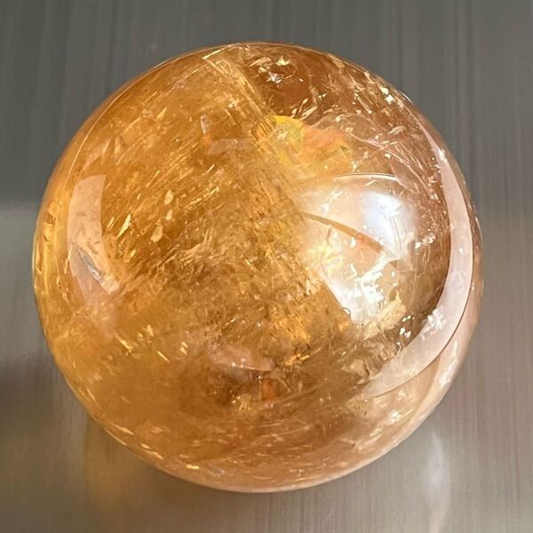 ◆新品◆濃色!ゴールデンカルサイト丸玉◆直径約43㎜◆約113g◆メキシコ産◆方解石 天然石 パワーストーン 鉱物 レインボー ゴールド