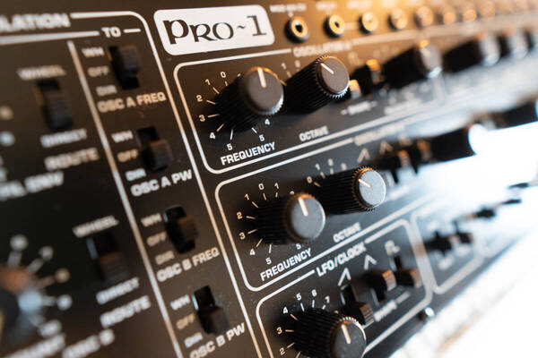Behringer PRO-1 / ベリンガー アナログシンセサイザー
