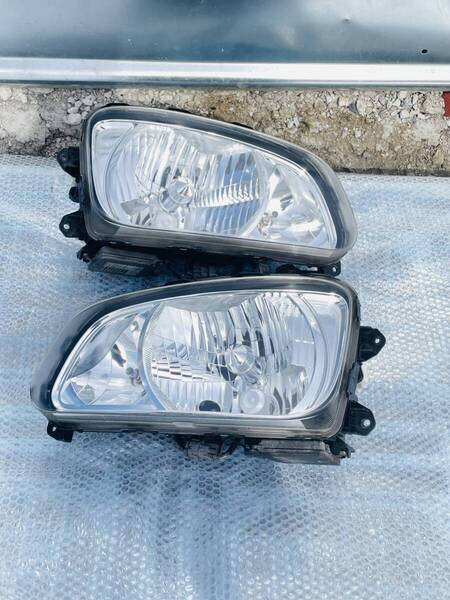 美品 日野 プロフィア レンジャー HID ヘッドライト ヘッドランプ 左右セット 小糸 KOITO 100-35052 動作確認済み 18756