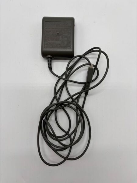 DS24-888 任天堂 ニンテンドー DS NDS ACアダプター USG-002 レトロ ゲーム 充電器 本体 のみ