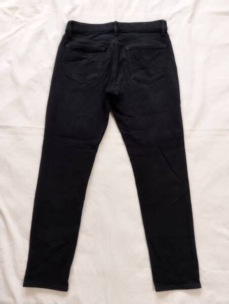 Uniqlo ユニクロ ブラックEZY Slim TaperedジーンズL(84-92cm)