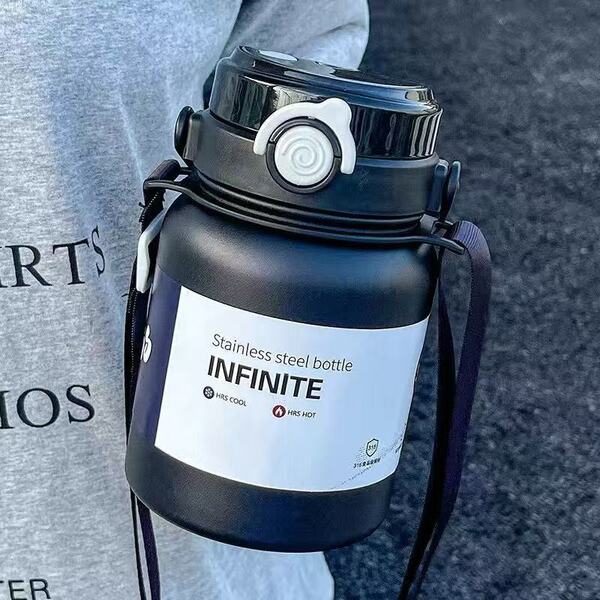 ストロー&直飲み両用水筒 800ML 大容量 保温保冷 316ステレンス製 ストラップ&3Dステッカー付き 広口 洗いやすい 持ち運び便利 ブラック