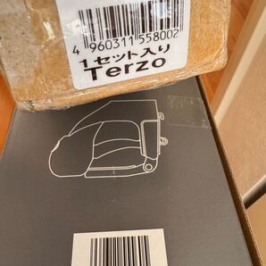 新品 未使用 ボルボ V40 ベースキャリア セット