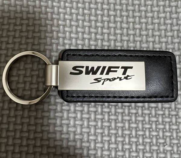 スズキスイフトスポーツSWIFT SPORTレーザーキーホルダー黒 金属製 革 ZC32S ZC33Sなどに