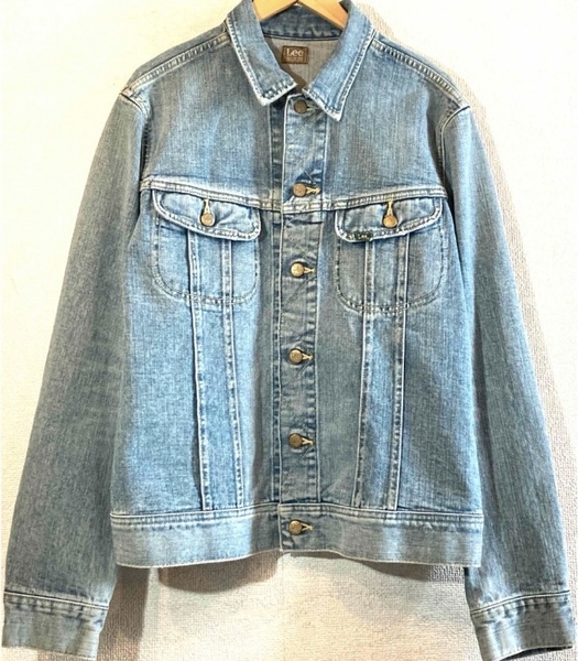 Lee☆デニムジャケット☆ジージャン☆最新モデル☆エイジング加工☆ビッグサイズ☆USA☆リー☆定価16,000円☆アイスブルー☆薄青☆XL