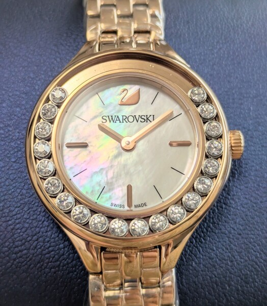 新品未使用 スワロフスキー 腕時計 クリスタル ウォッチ ホワイトシェル ピンクゴールド 時計 5261496 Swarovski