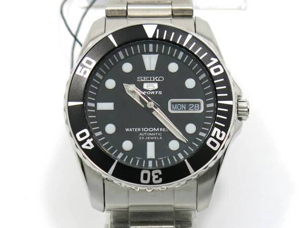 送料込み 新品 未使用 セイコー SEIKO 5 SPORTS SNZF17K1 ファイブスポーツ 100mダイバーズ 裏スケ 自動巻 海外モデル 逆輸入