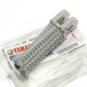 YZF-R25 純正 ステップペグ 右 ● ☆ MT-25 MT-03 YZF-R3 フットレスト メインステップ 新品 ヤマハ YAMAHA