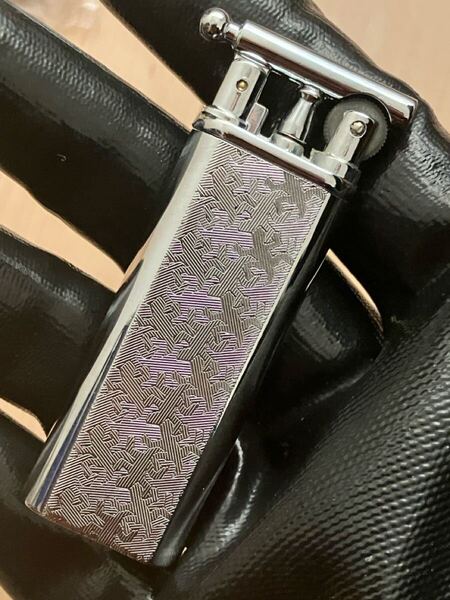 新品 ガスライター レトロ ヤモリ 銀色